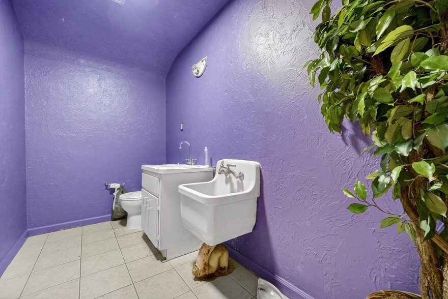 More Photos Of 4226 Mayfield Rd, Cleveland Freestanding For Sale