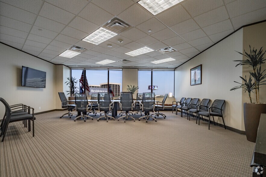 More Photos Of 1020 NE Loop 410, San Antonio Office For Lease