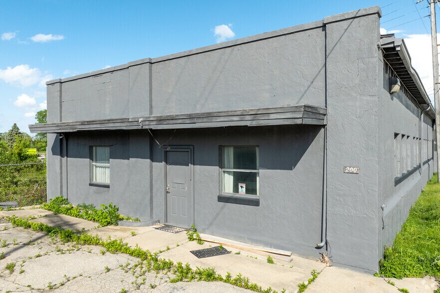 More Photos Of 200 9th St, Green Bay Warehouse For Lease