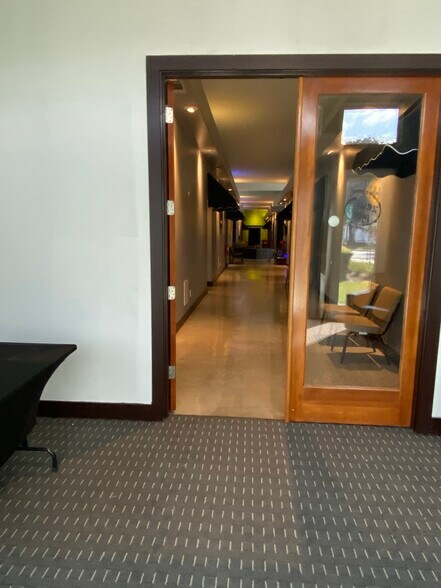 More Photos Of 955 Commercial St NE, Conyers Loft Creative Space For Sale