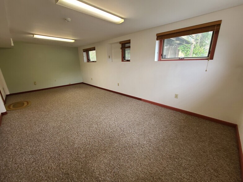 More Photos Of 131 Main St, Hatfield Loft Creative Space For Lease