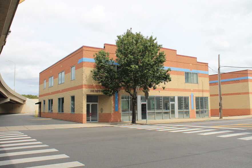 Primary Photo Of 1 Reed St, Philadelphia Medical For Lease