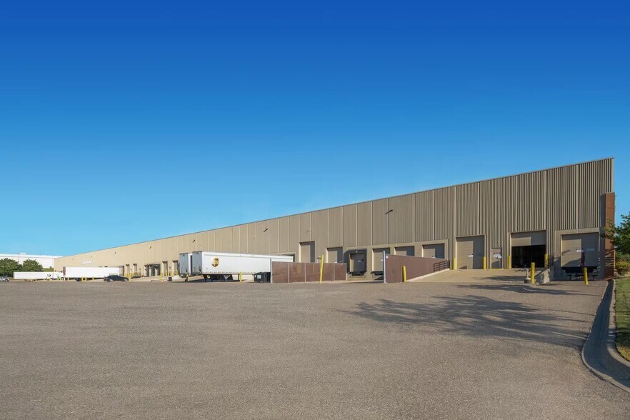 More Photos Of 6325 Sandburg Rd, Golden Valley Light Manufacturing For Lease