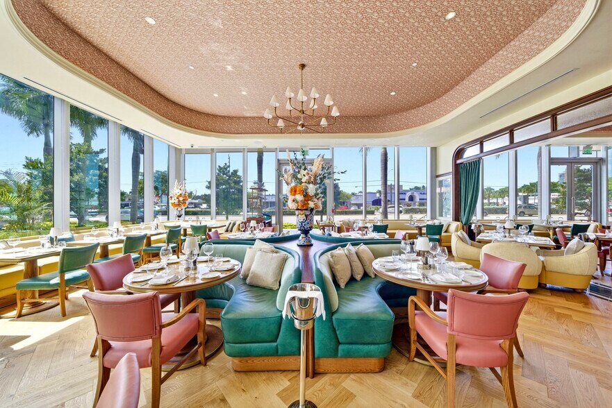 More Photos Of 4 OASIS Hallandale, 1006 E Hallandale Beach, Hallandale Beach Restaurant For Sale