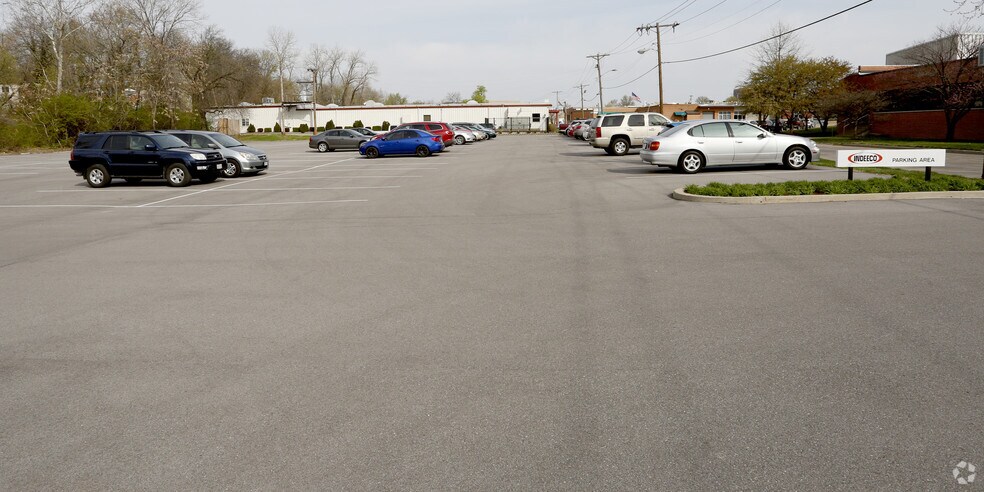 More Photos Of 425 Hanley Industrial Ct, Brentwood Industrial For Sale