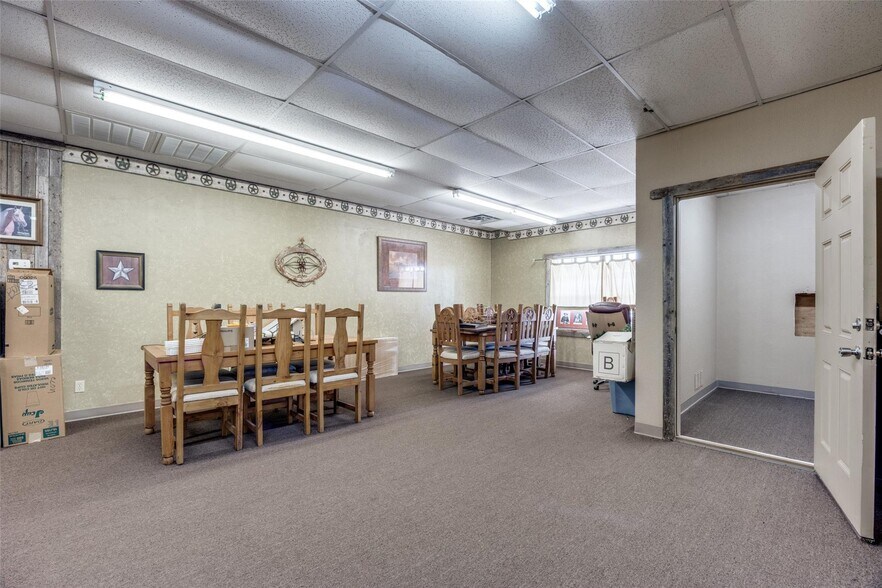 More Photos Of 103 Gene Autry dr, Tioga Flex For Lease