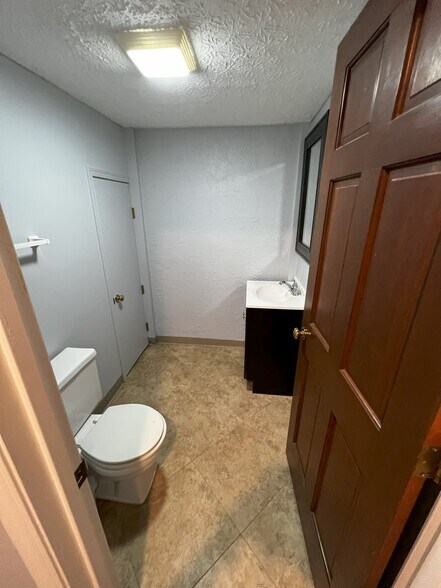 More Photos Of 4920 Reed Rd, Columbus Loft Creative Space For Lease