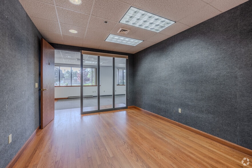 More Photos Of 839 Marshall Phelps Rd, Windsor Loft Creative Space For Sale