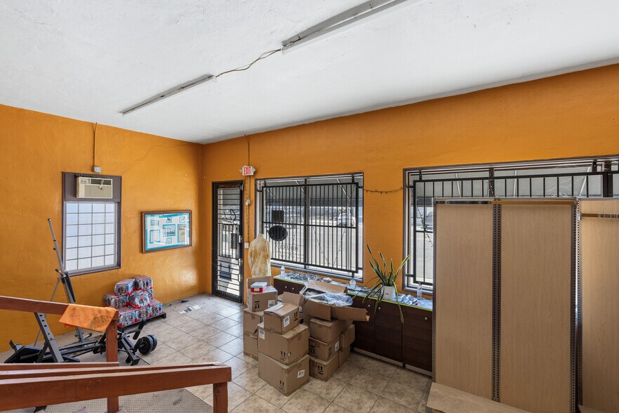 More Photos Of 2879 Main St, Riverside Warehouse For Lease