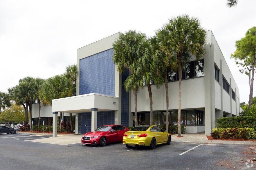 More Photos Of 14100 58th St N, Clearwater Medical For Lease