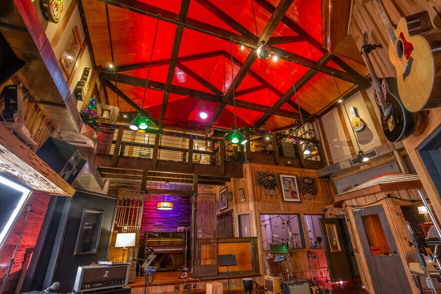 More Photos Of 114-116 17th Ave S, Nashville Office For Sale