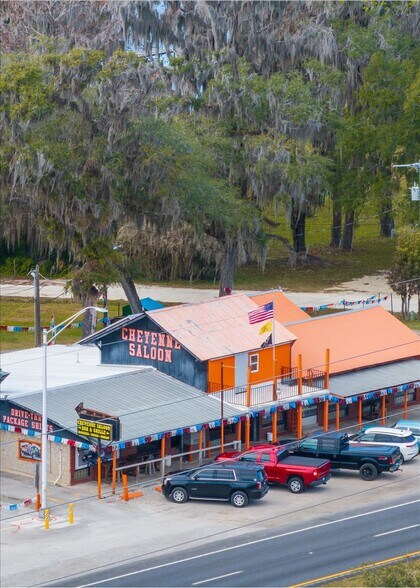 More Photos Of 337 S US Highway 17, East Palatka General Retail For Sale