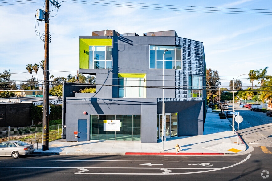 More Photos Of 5135 W Adams Blvd, Los Angeles Apartments For Lease