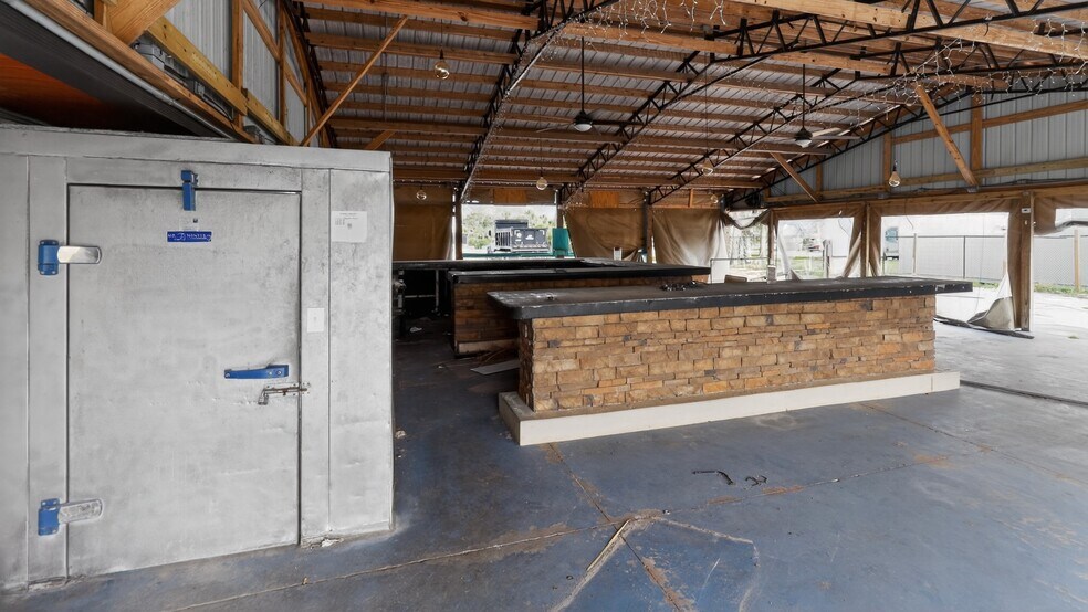 More Photos Of 3306 Shoal Line Blvd, Spring Hill Restaurant For Sale