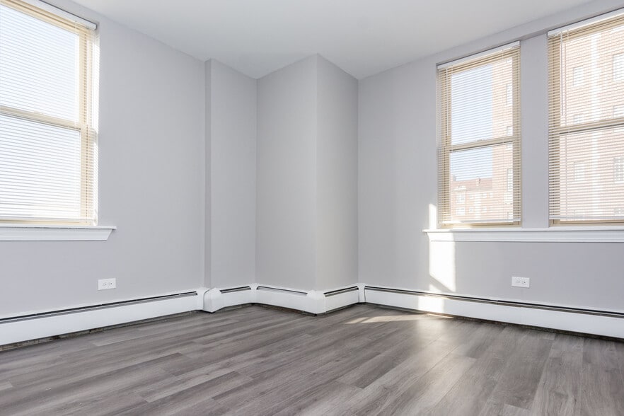 More Photos Of 7147 S Jeffery Blvd, Chicago Apartments For Sale