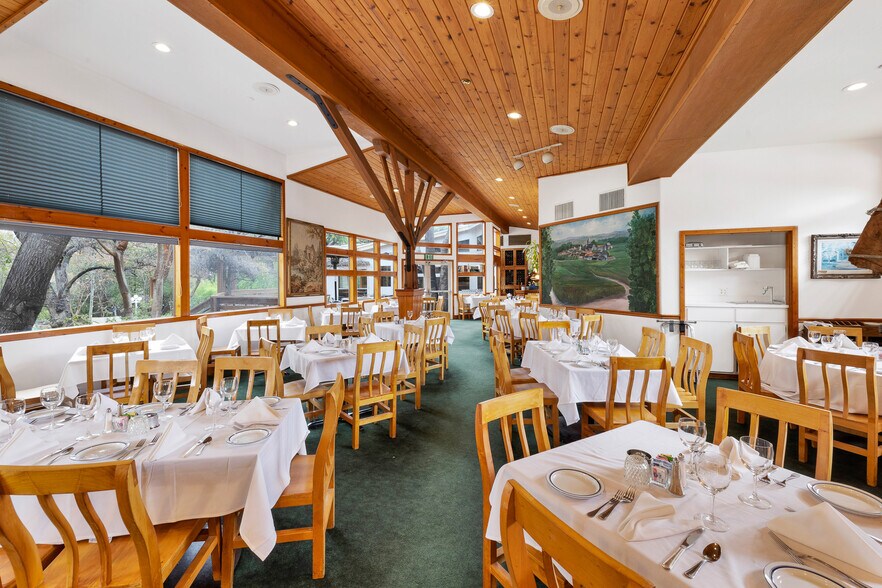 More Photos Of 12117 Sierra Hwy, Santa Clarita Hotel For Sale