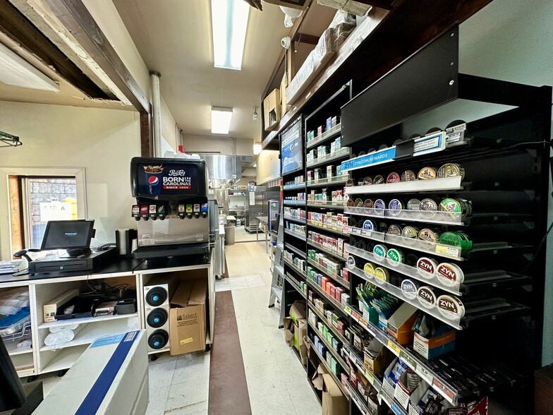 More Photos Of 450 E King St, Boone Service Station For Sale