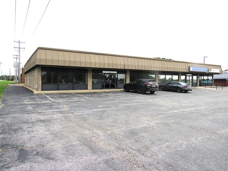Primary Photo Of 220 Regional Dr, Alton Storefront Retail Office For Lease