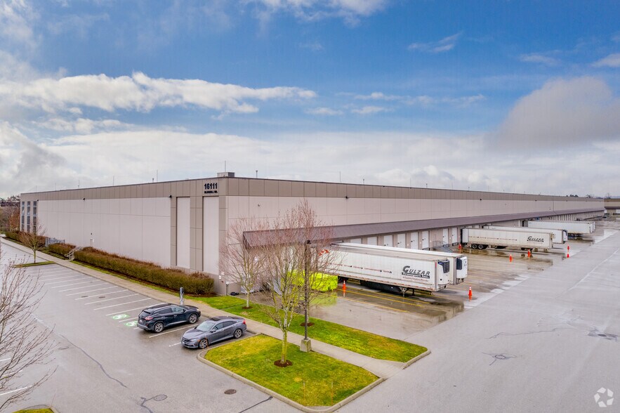 More Photos Of 16111 Blundell Rd, Richmond Distribution For Lease