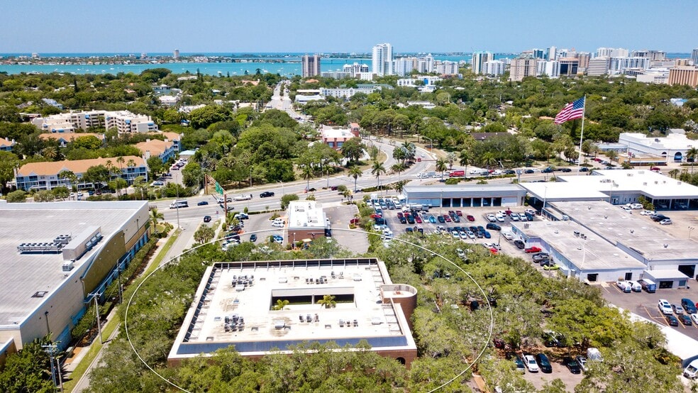 More Photos Of 2033 Wood St, Sarasota Medical For Lease