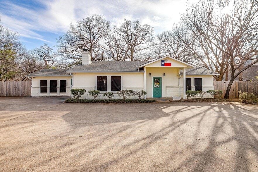 More Photos Of 2418 Cales Dr, Arlington Office Residential For Sale