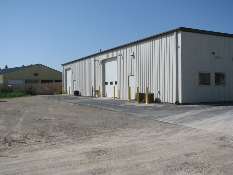 More Photos Of 1752 Velp Ave, Howard General Retail For Lease