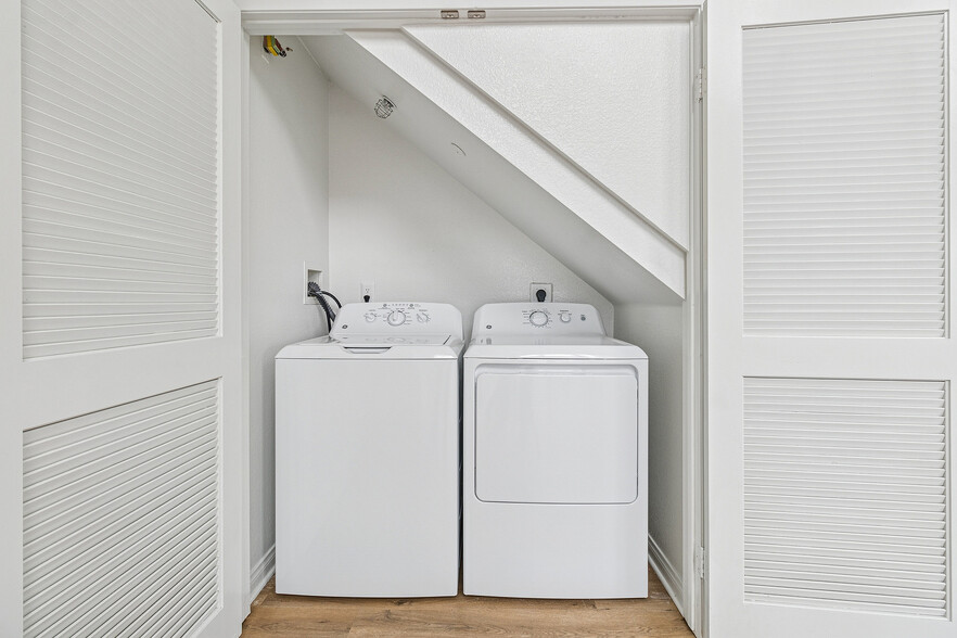 More Photos Of 5395 Napa St, San Diego Apartments For Lease