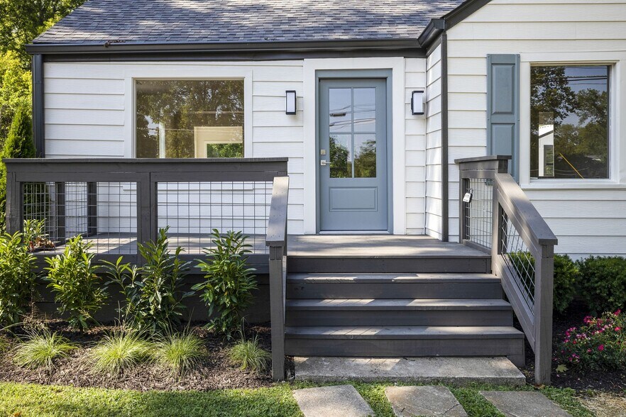 More Photos Of 1303 McGavock Pike, Nashville General Retail For Sale