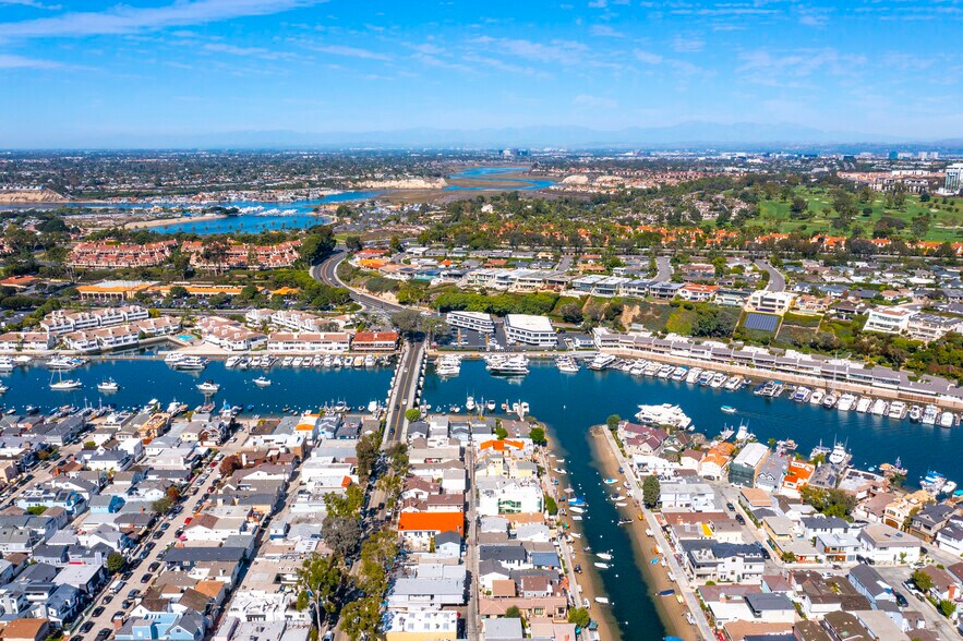 More Photos Of 322 Marine Ave, Newport Beach Freestanding For Lease