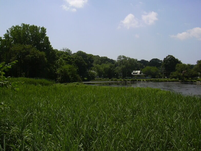 More Photos Of 203-223 E Putnam Ave, Cos Cob Restaurant For Lease