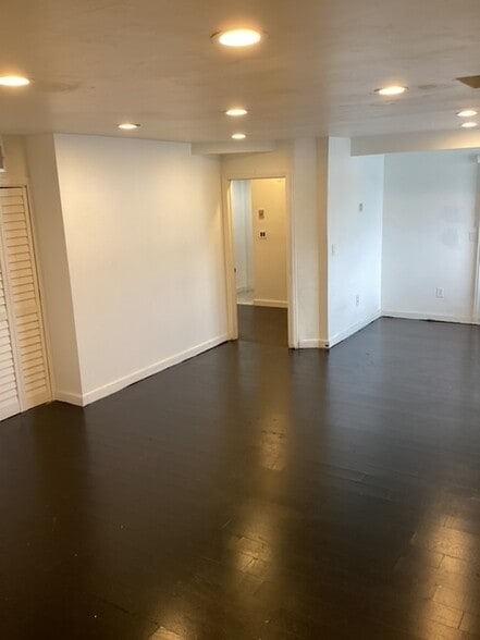 More Photos Of 1060 Kane Concourse, Bay Harbor Islands Storefront Retail Office For Lease