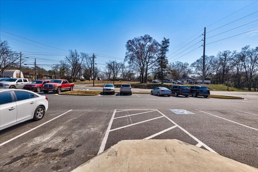 More Photos Of 438 Cabiness Road, Forsyth Storefront Retail Office For Sale