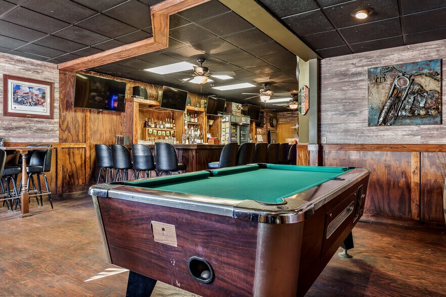 More Photos Of 209 W Main St, Genoa Bar For Sale