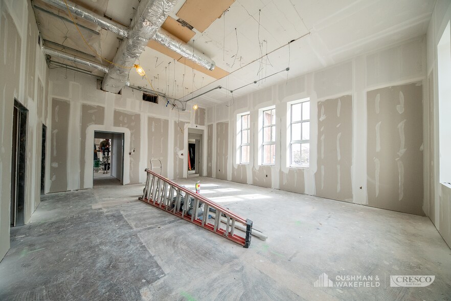 More Photos Of 1456 Warren Rd, Lakewood Office For Lease