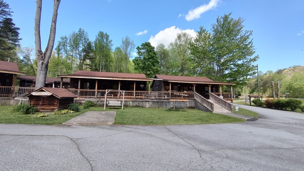 More Photos Of 107 Country Creek Dr, Pickens Storefront Retail Office For Sale