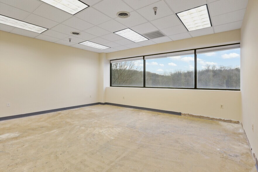 More Photos Of 339 Buschs Frontage Rd, Annapolis Medical For Lease