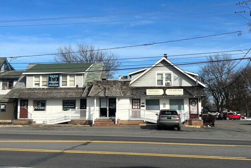 Primary Photo Of 930 N 9th St, Stroudsburg Storefront Retail Residential For Sale