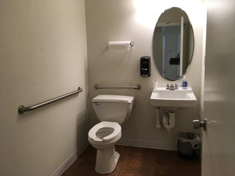 More Photos Of 324 Main St, Reisterstown Storefront Retail Office For Lease