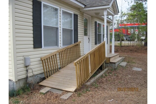 More Photos Of 18436 Jefferson Davis Hwy, Ruther Glen Office Residential For Lease