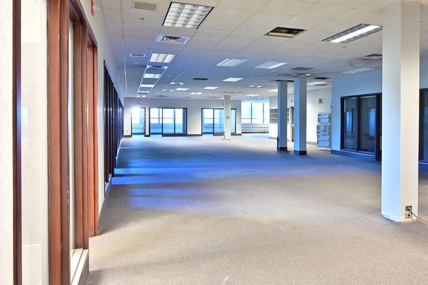 More Photos Of 2424 W 23rd St, Erie Manufacturing For Lease