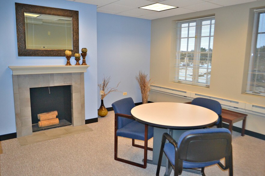 More Photos Of 430 Park Ave, Highland Park Office For Lease