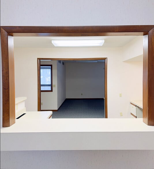 More Photos Of 1515 W Walnut St, Jacksonville Medical For Sale