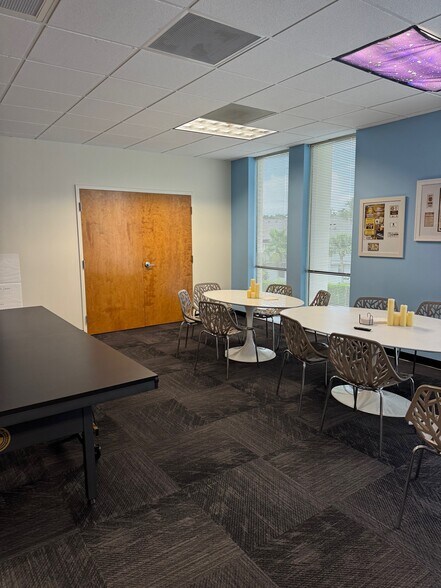 More Photos Of 1080 Woodcock Rd, Orlando Office For Lease