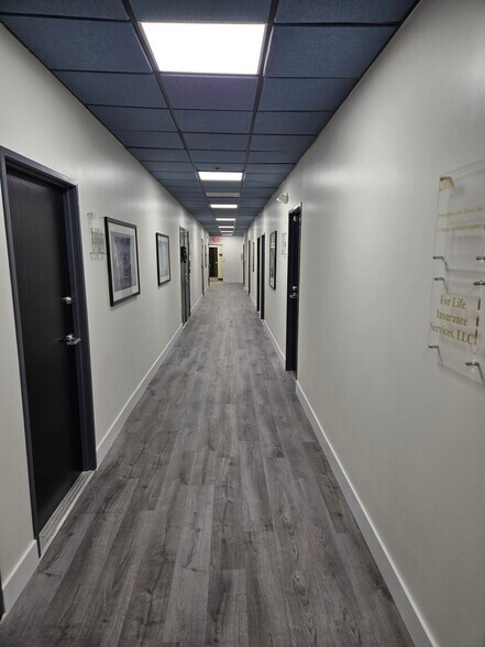 More Photos Of 5716 Corsa Ave, Westlake Village Office For Lease