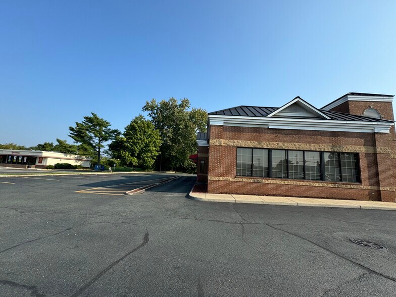 More Photos Of 1192 Richmond Rd, Charlottesville General Retail For Sale