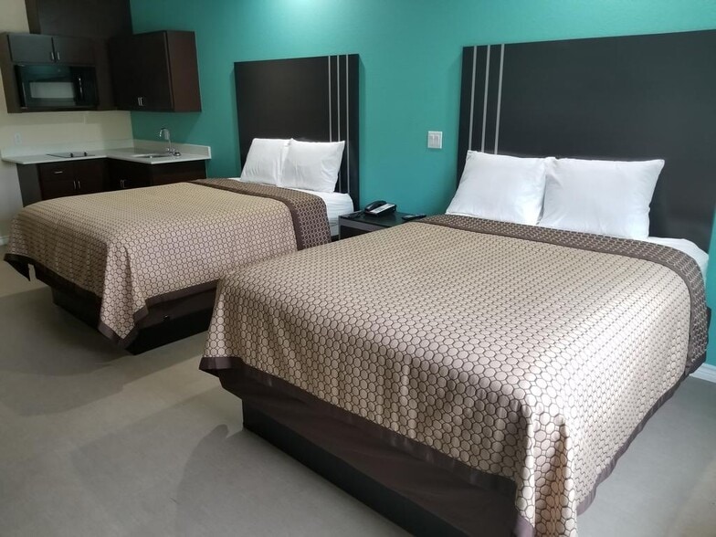 More Photos Of 5525 7th St, Bay City Hotel For Sale