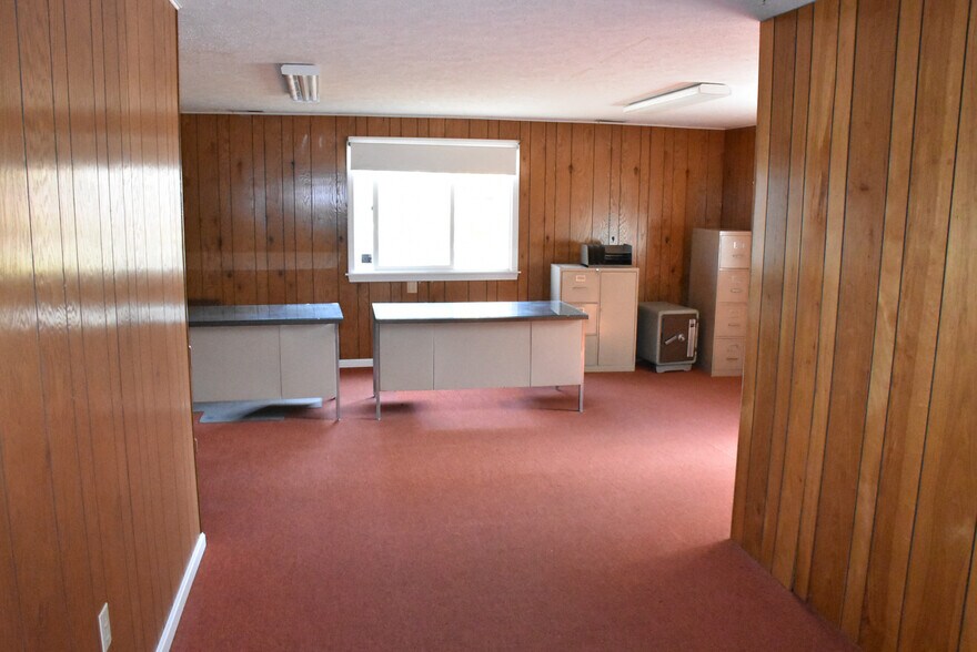 More Photos Of 136 Smith st, Cochranton Industrial For Sale