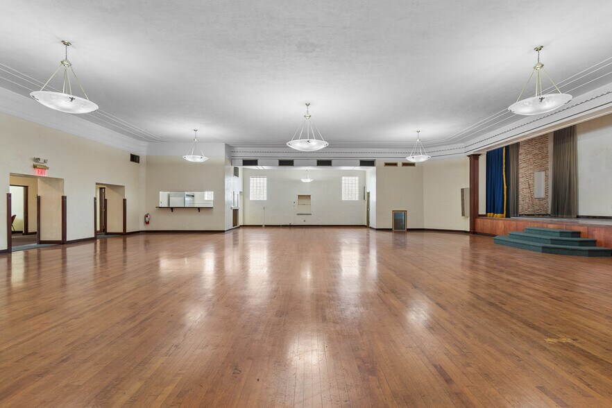 More Photos Of 542 W Park Ave, Barberton Lodge Meeting Hall For Sale