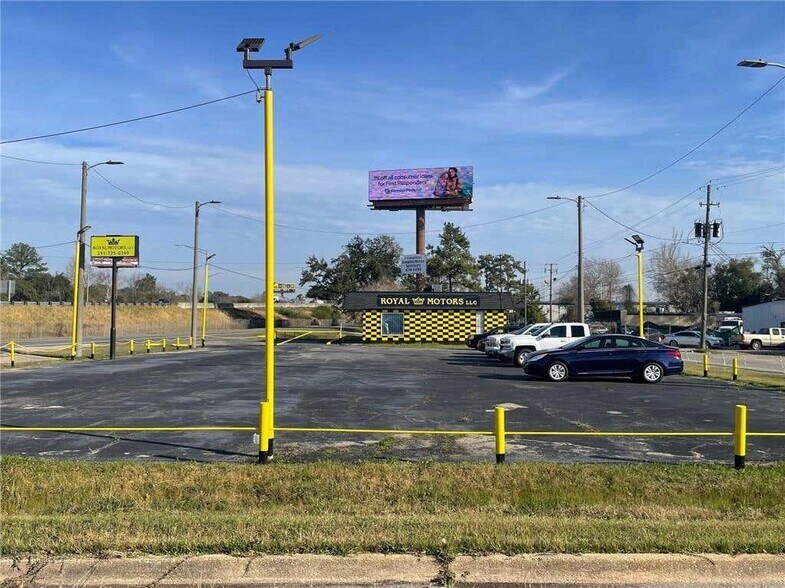 More Photos Of 156 E I-65 Service Rd N, Mobile Auto Dealership For Sale