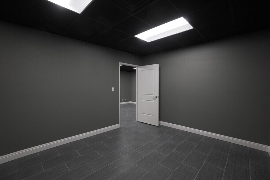 More Photos Of 3375 Aldebaran Ave, Las Vegas Warehouse For Sale